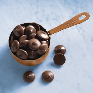 Queen Dark Chocolate Wafers (35 lb.)